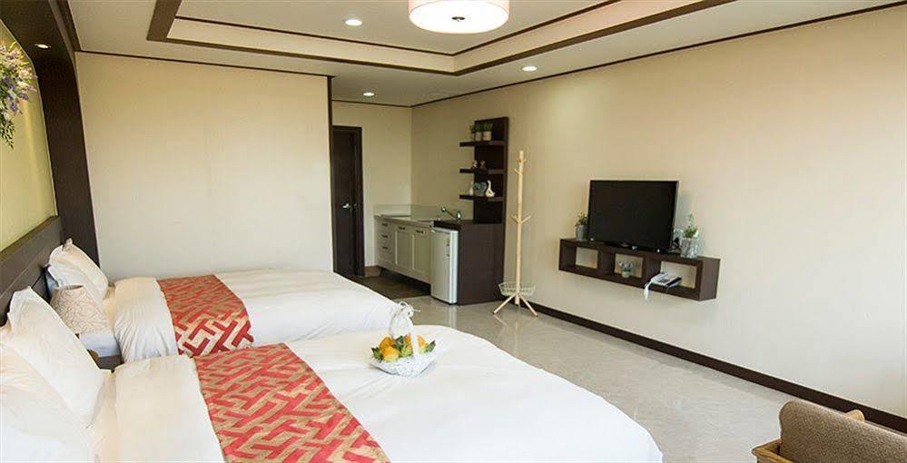 Famille Spa Resort Seogwipo Esterno foto