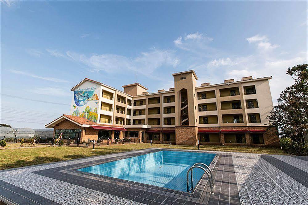 Famille Spa Resort Seogwipo Esterno foto