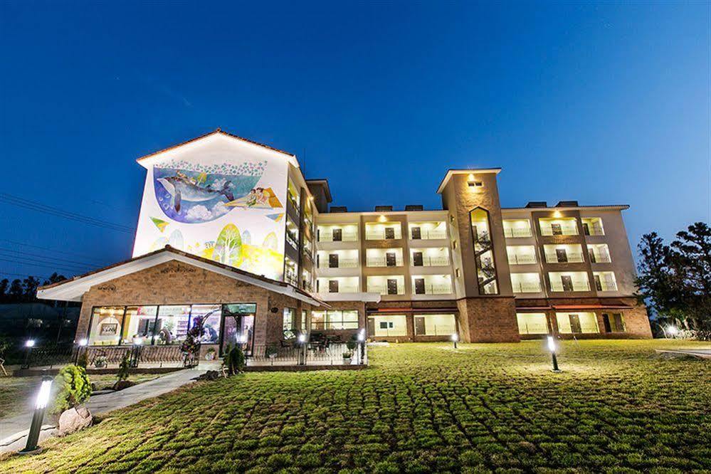 Famille Spa Resort Seogwipo Esterno foto